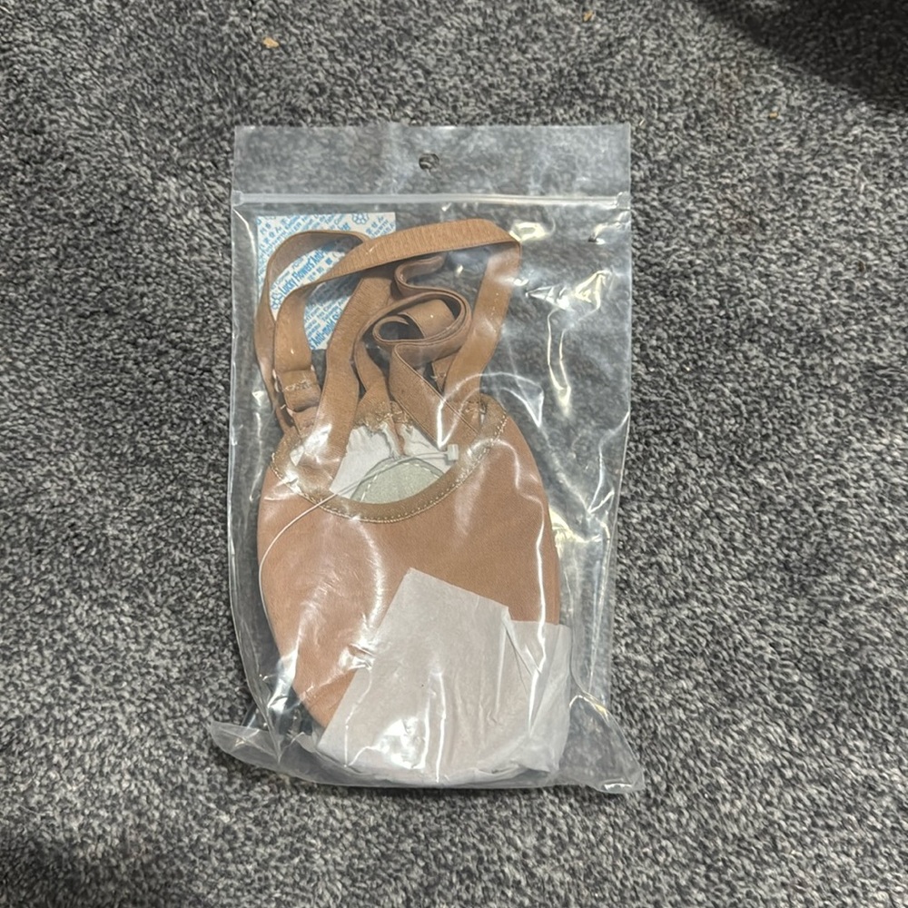Balera lyrical turners size 9
